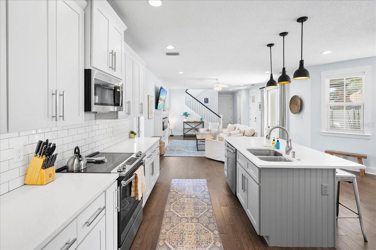 DAVIS SHORES - Residential