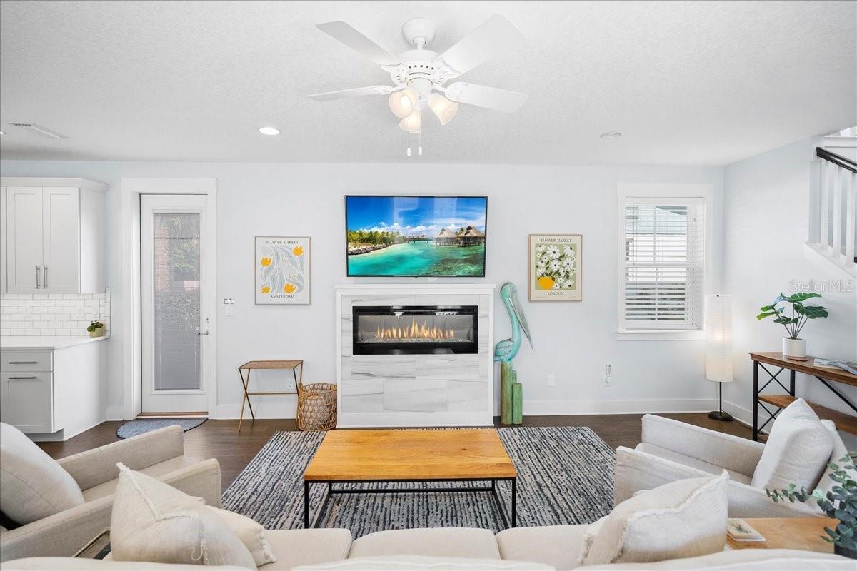 DAVIS SHORES - Residential