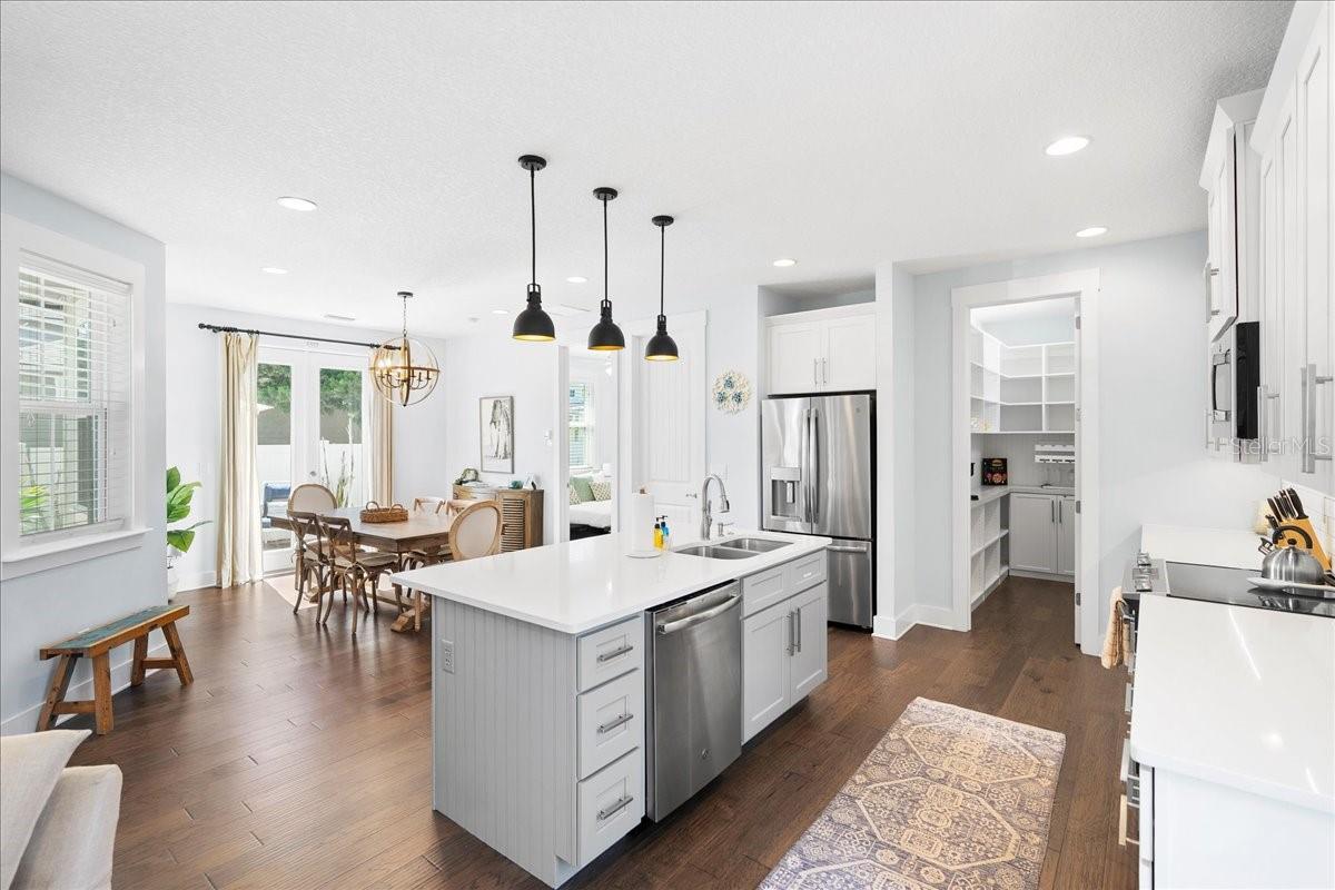 DAVIS SHORES - Residential