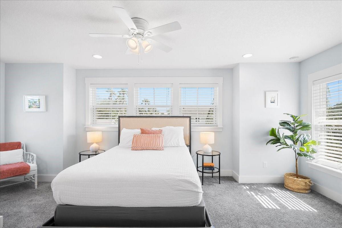 DAVIS SHORES - Residential