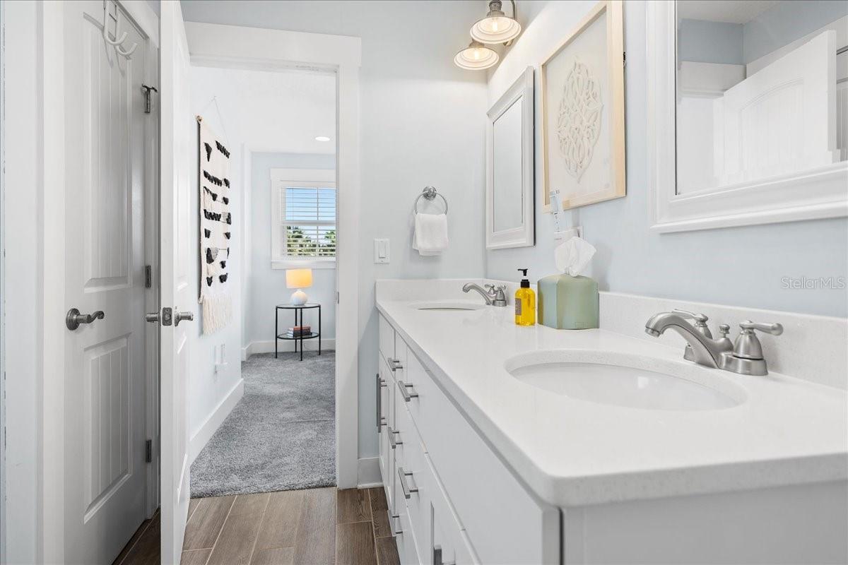 DAVIS SHORES - Residential