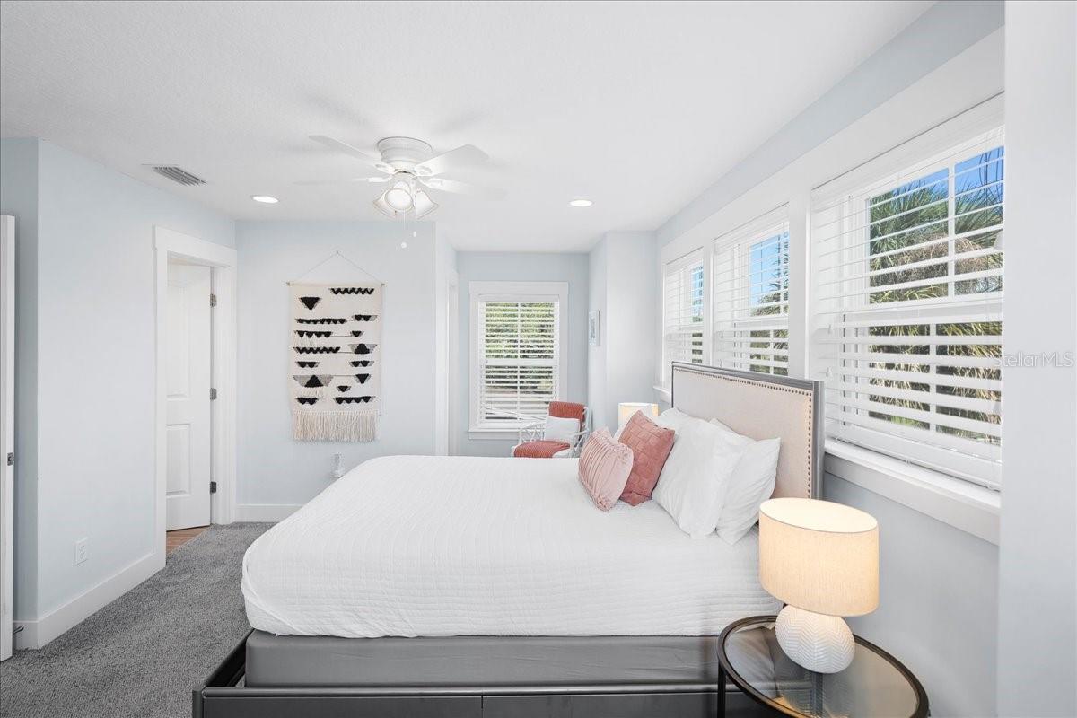 DAVIS SHORES - Residential