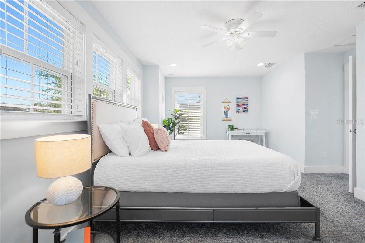 DAVIS SHORES - Residential
