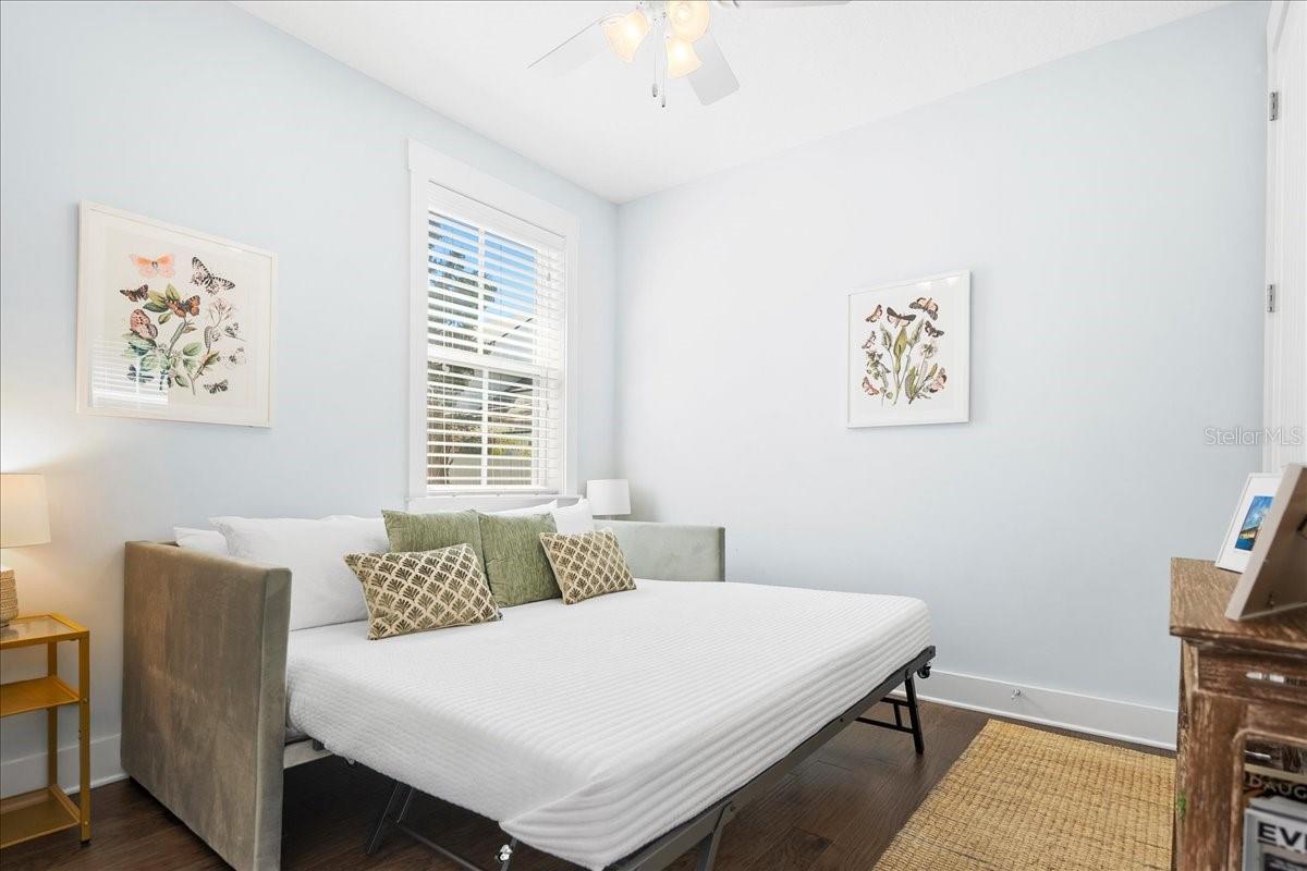 DAVIS SHORES - Residential