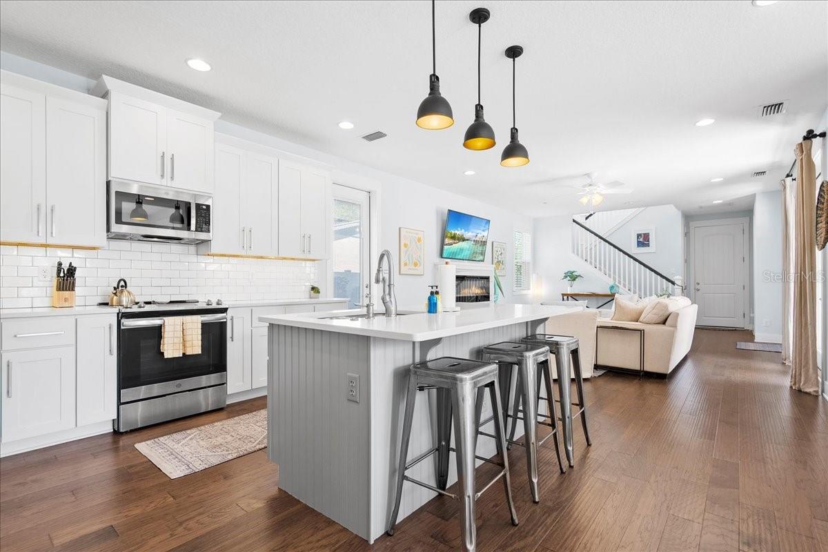 DAVIS SHORES - Residential