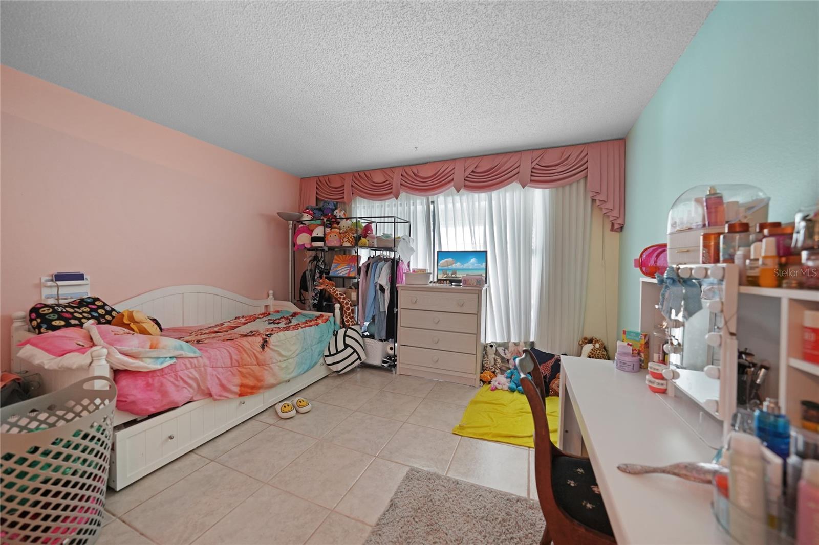 446 SUNNYSIDE