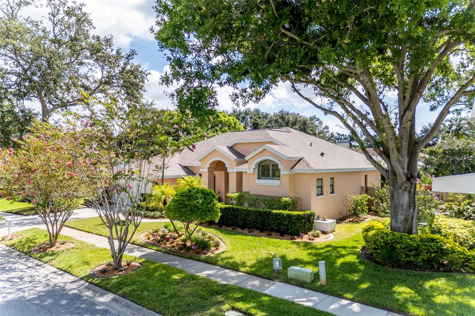 10293 SHADY OAK LANE