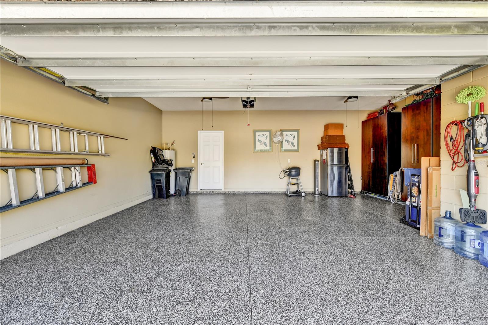 HIDDEN BAYOU TWNHMS - Residential