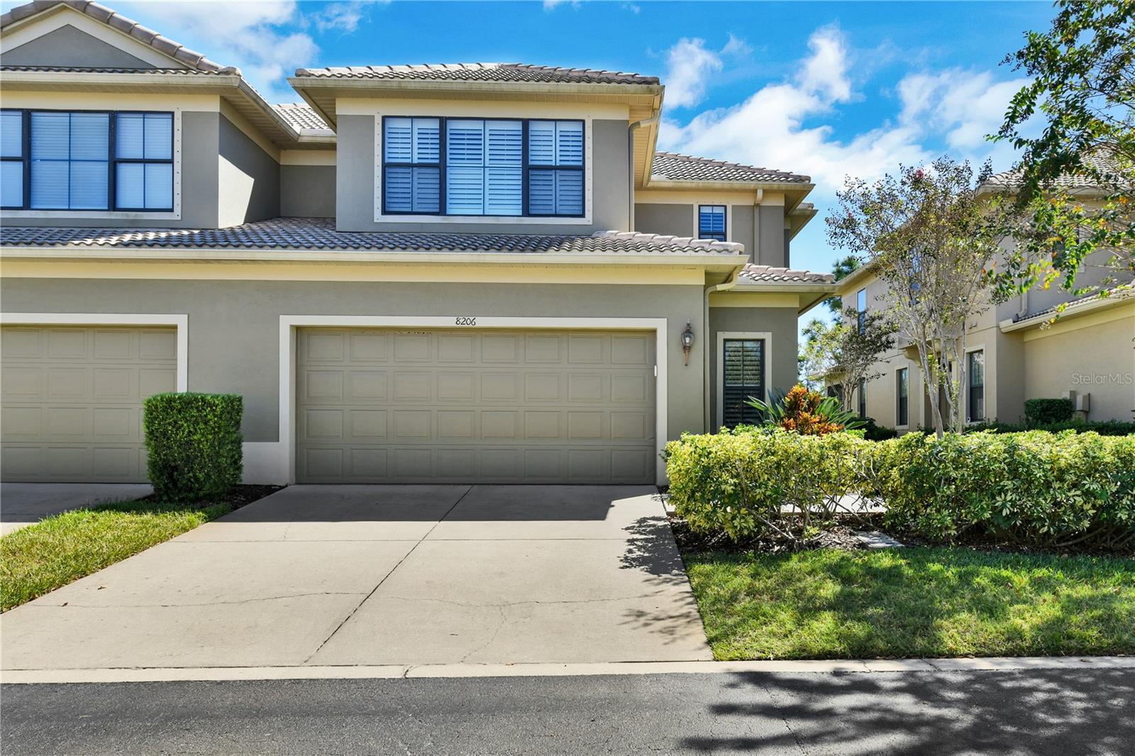 HIDDEN BAYOU TWNHMS - Residential