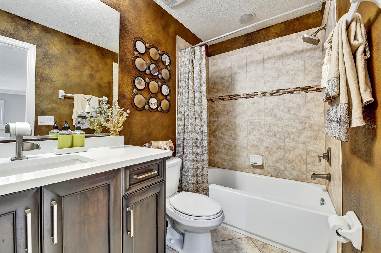 HIDDEN BAYOU TWNHMS - Residential