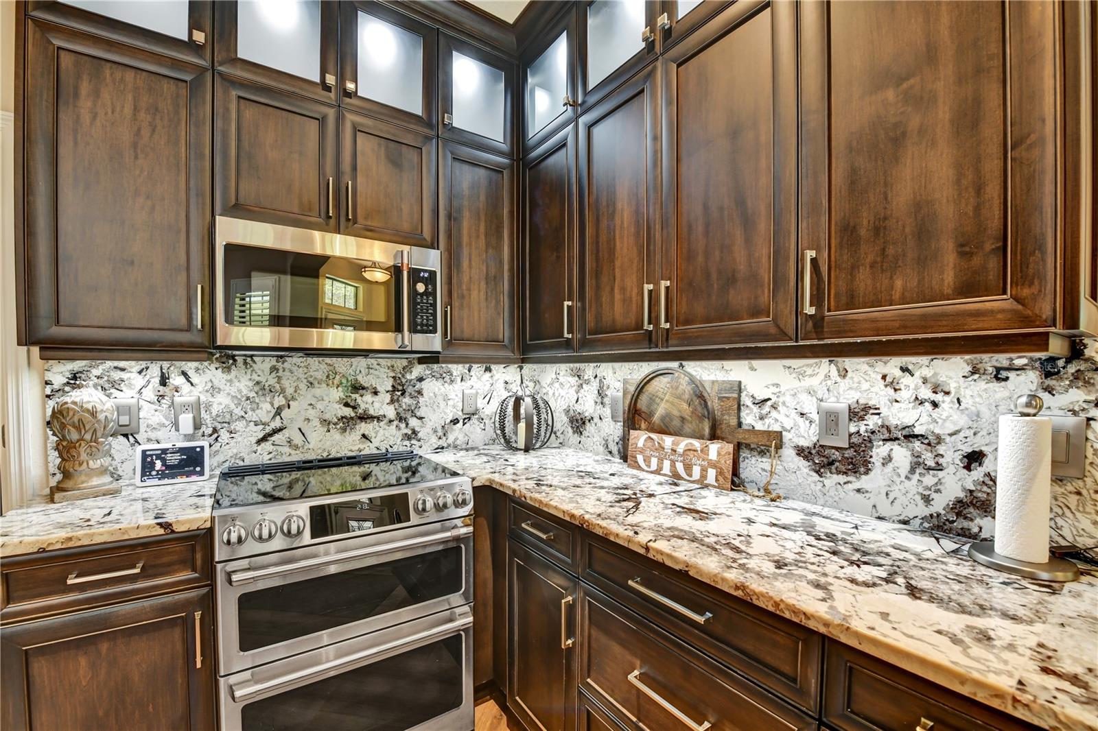 HIDDEN BAYOU TWNHMS - Residential