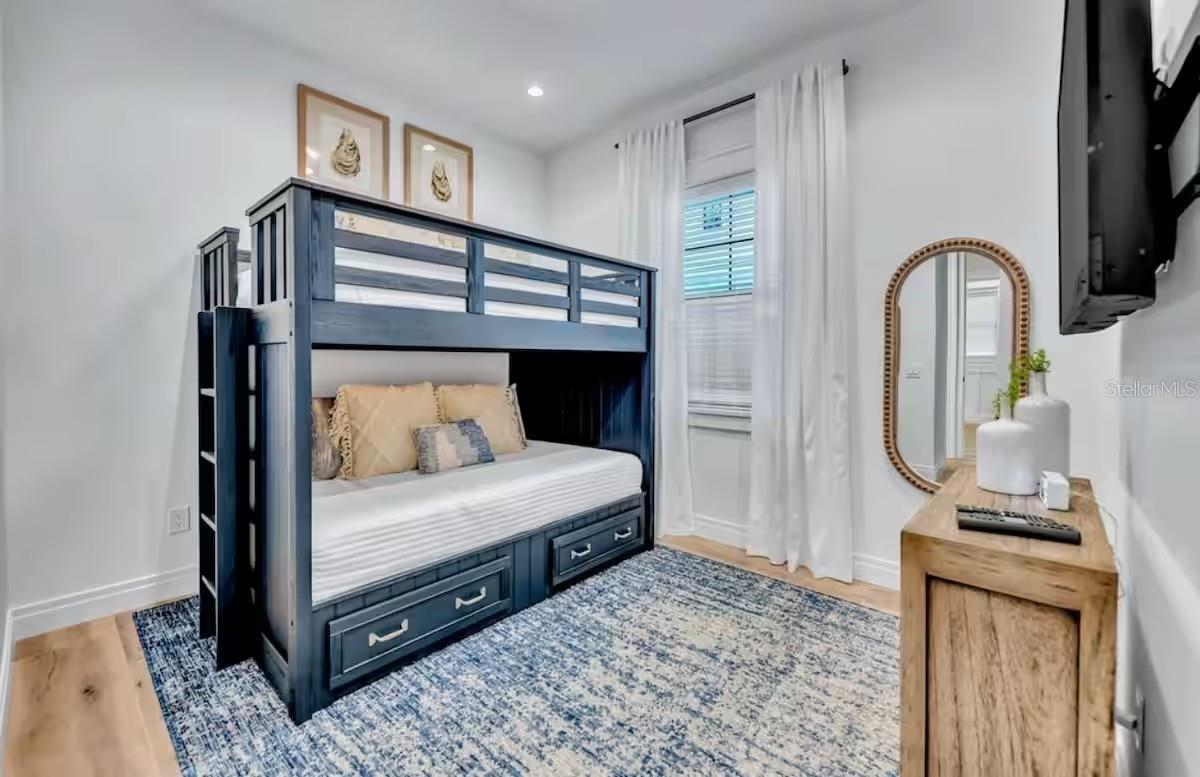 MIRA MAR BEACH - Residential