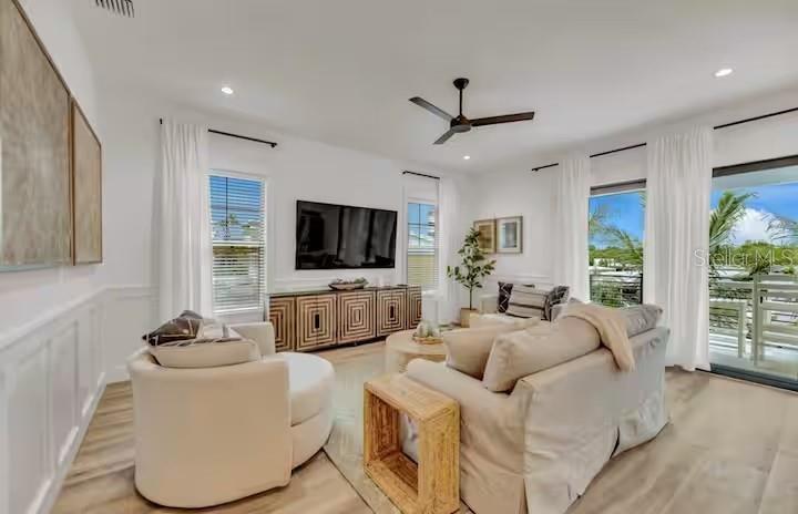 MIRA MAR BEACH - Residential