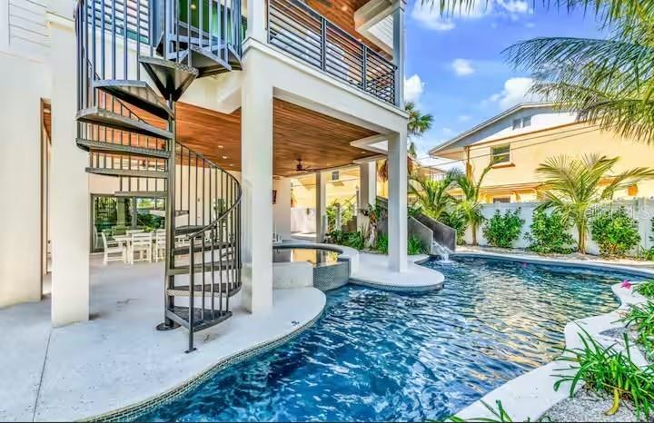 MIRA MAR BEACH - Residential