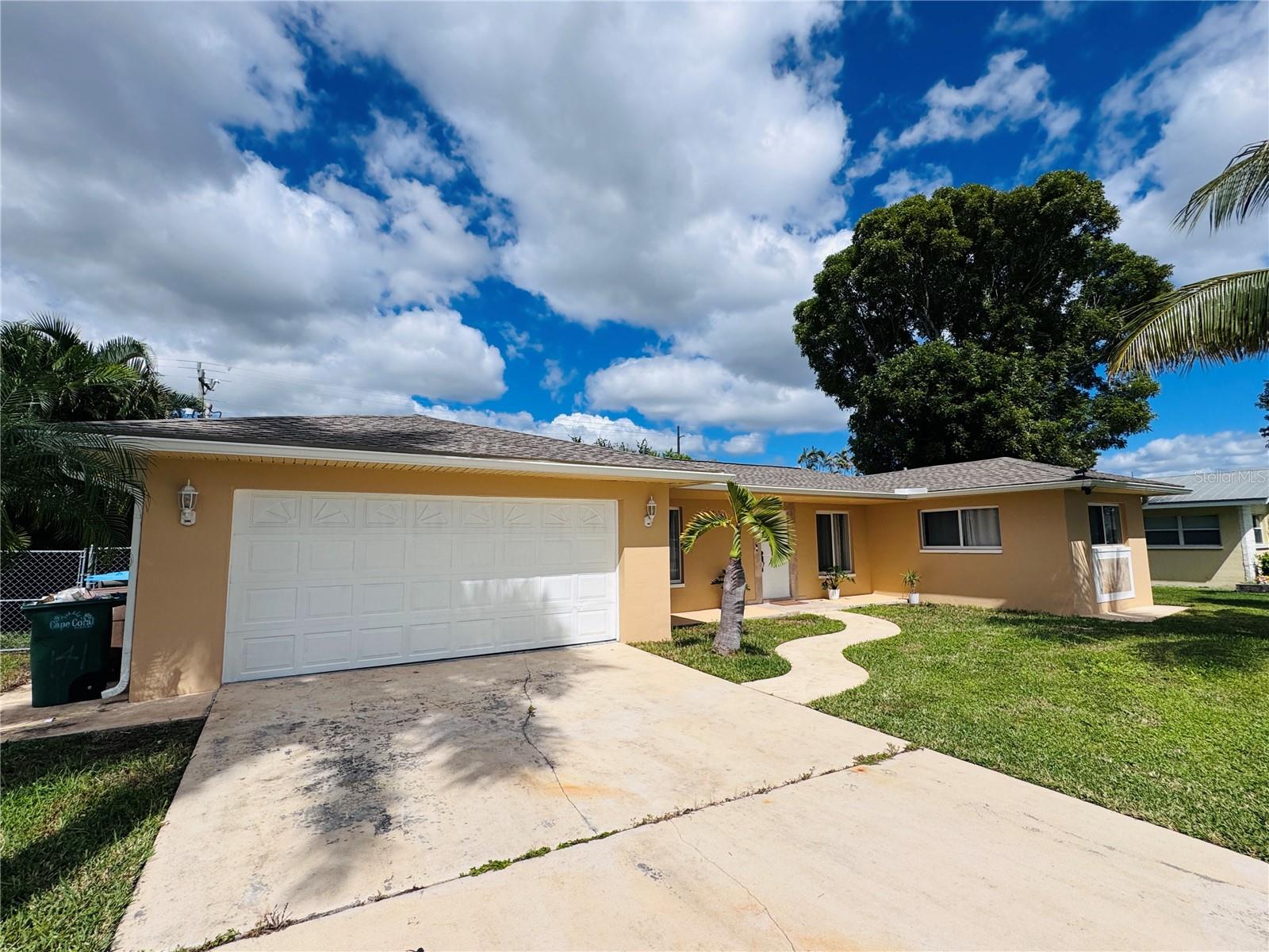 CAPE CORAL - Residential