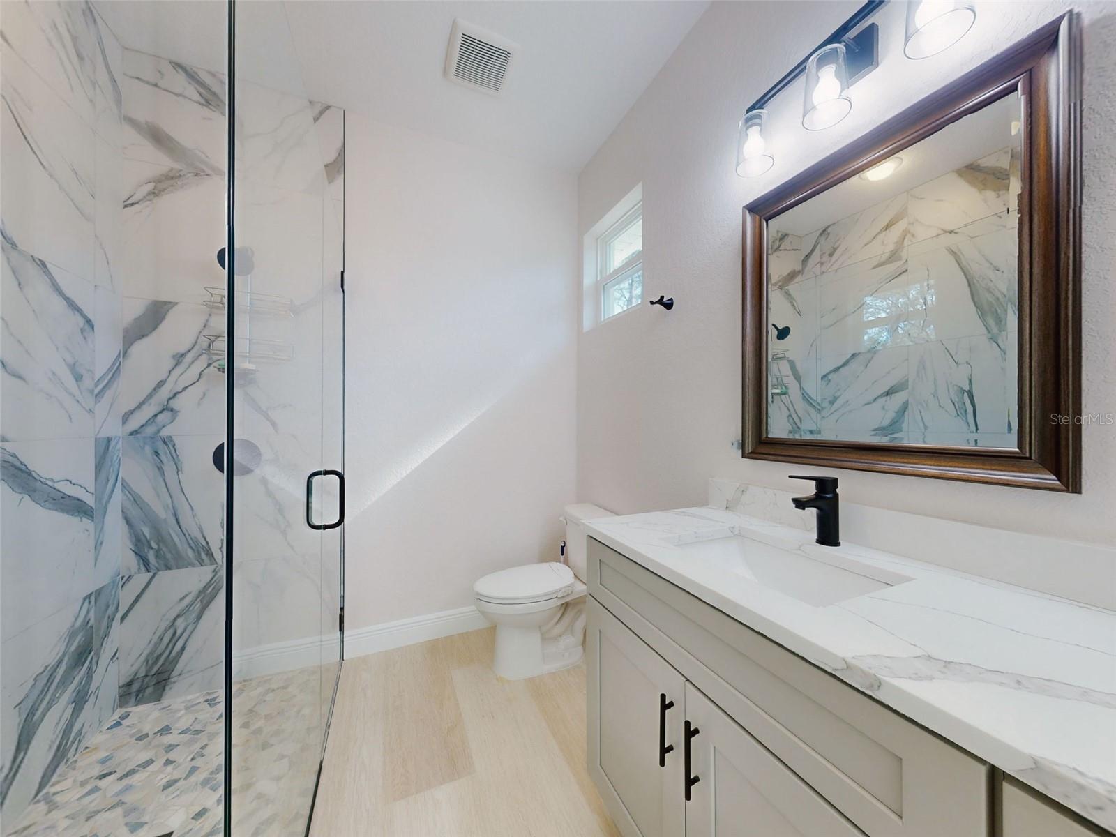 ROLLING HILLS UN FOUR - Residential