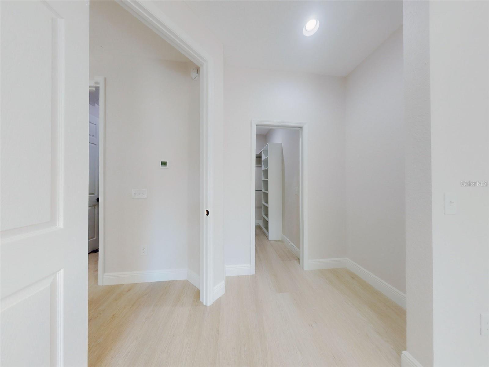 ROLLING HILLS UN FOUR - Residential