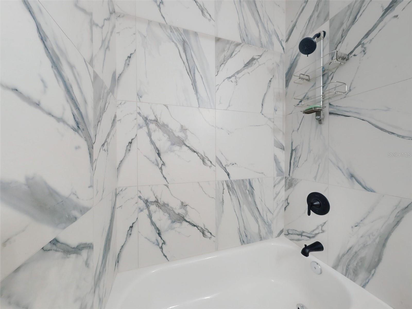 ROLLING HILLS UN FOUR - Residential