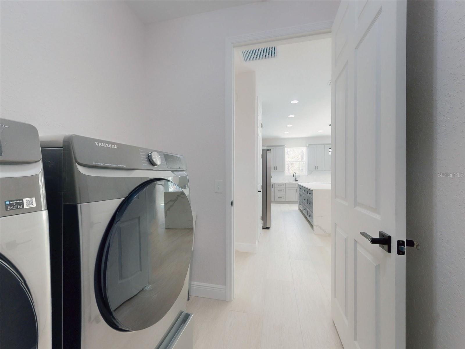 ROLLING HILLS UN FOUR - Residential