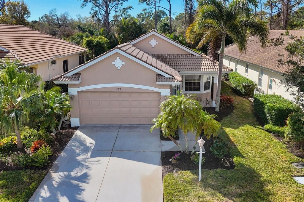 Photo of 5016 E Seagrass Drive, Venice, FL 34293 (MLS # D6146099)