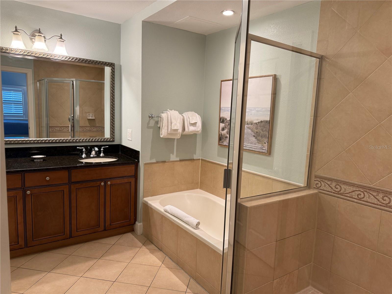 CENTRE COURT RIDGE CONDO PH 4 BLDG D - Residential