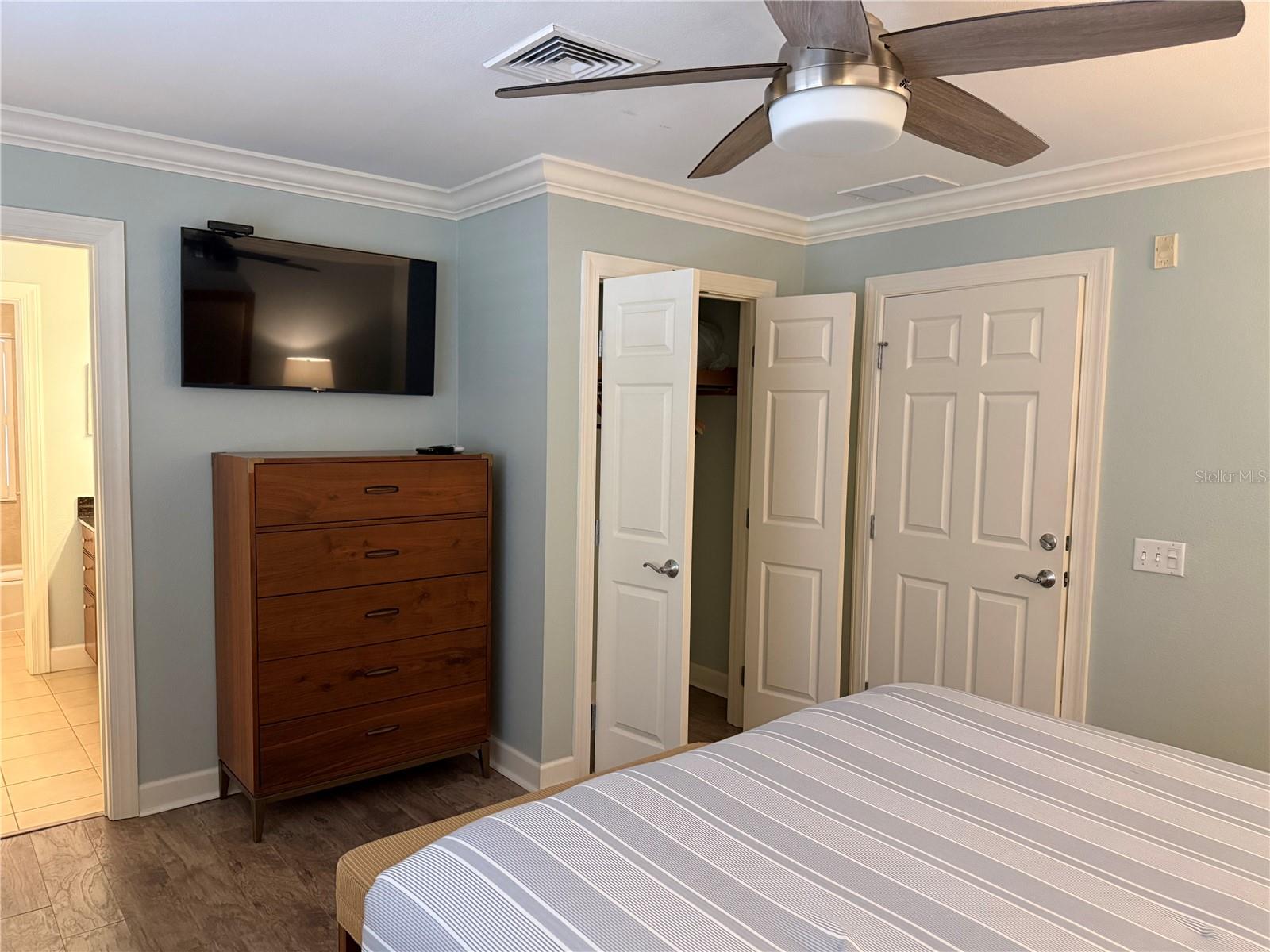 CENTRE COURT RIDGE CONDO PH 4 BLDG D - Residential