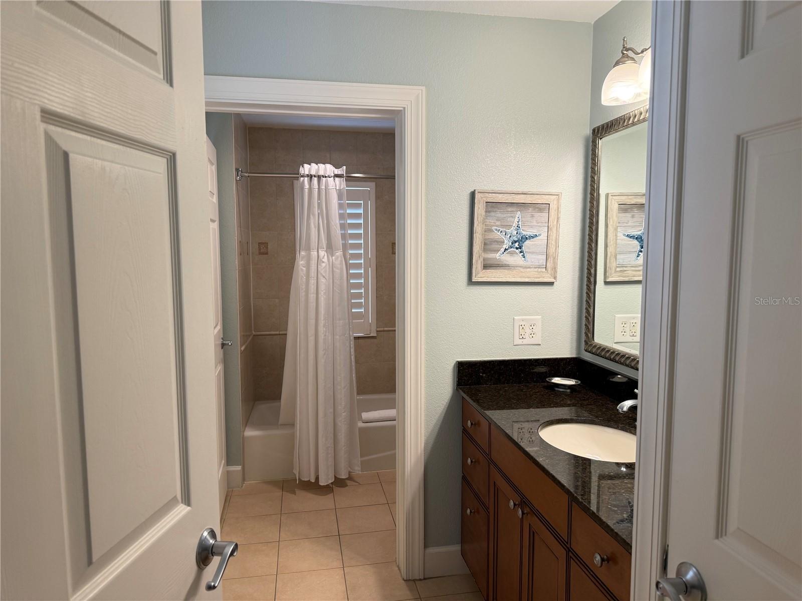 CENTRE COURT RIDGE CONDO PH 4 BLDG D - Residential