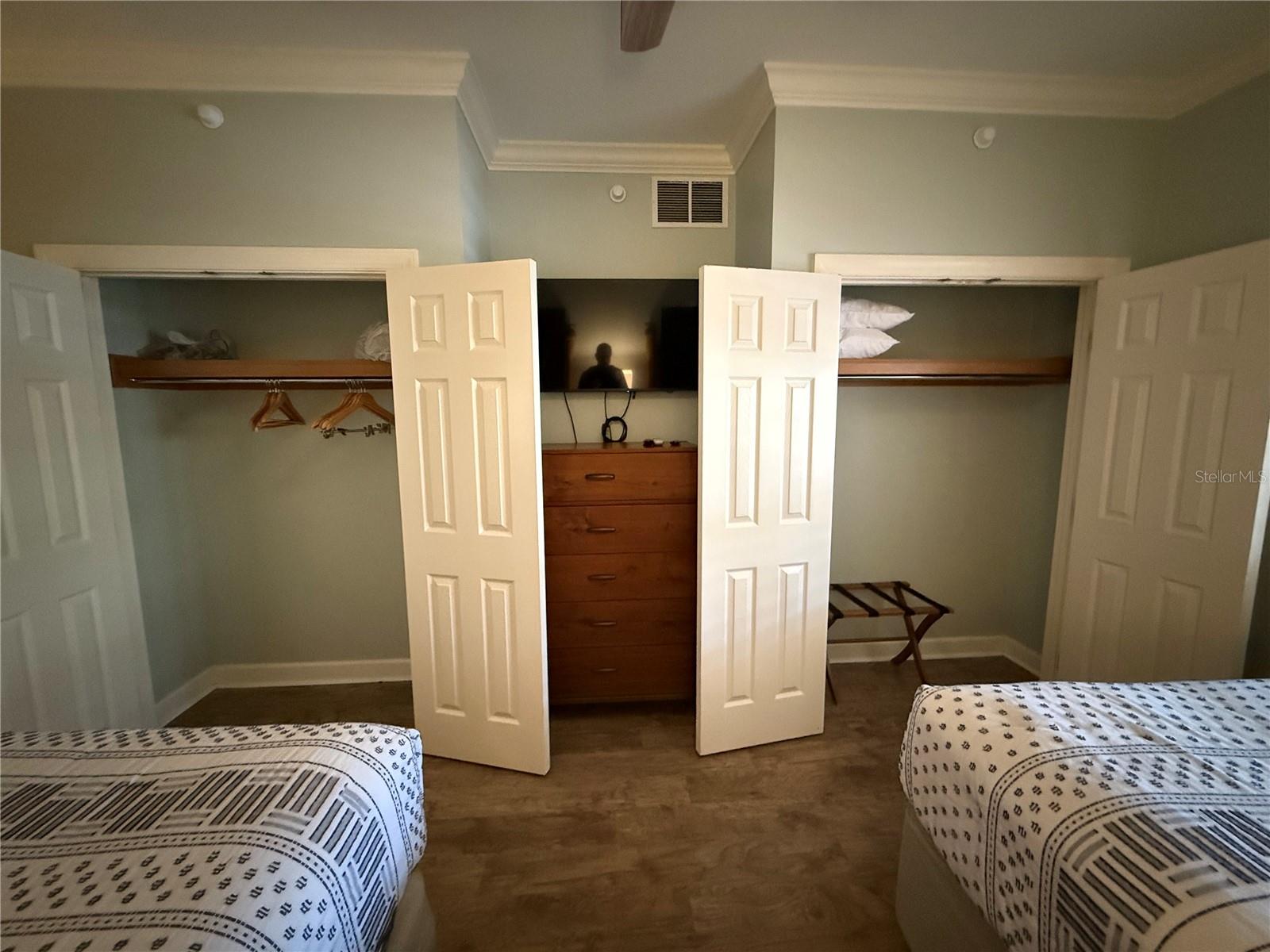 CENTRE COURT RIDGE CONDO PH 4 BLDG D - Residential