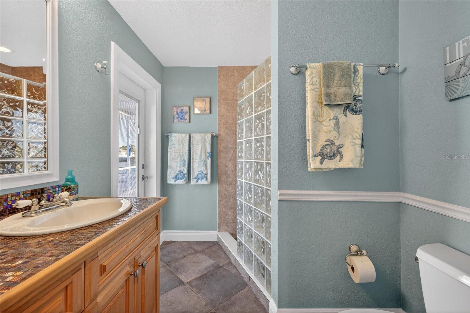 FLOR A MAR - Residential