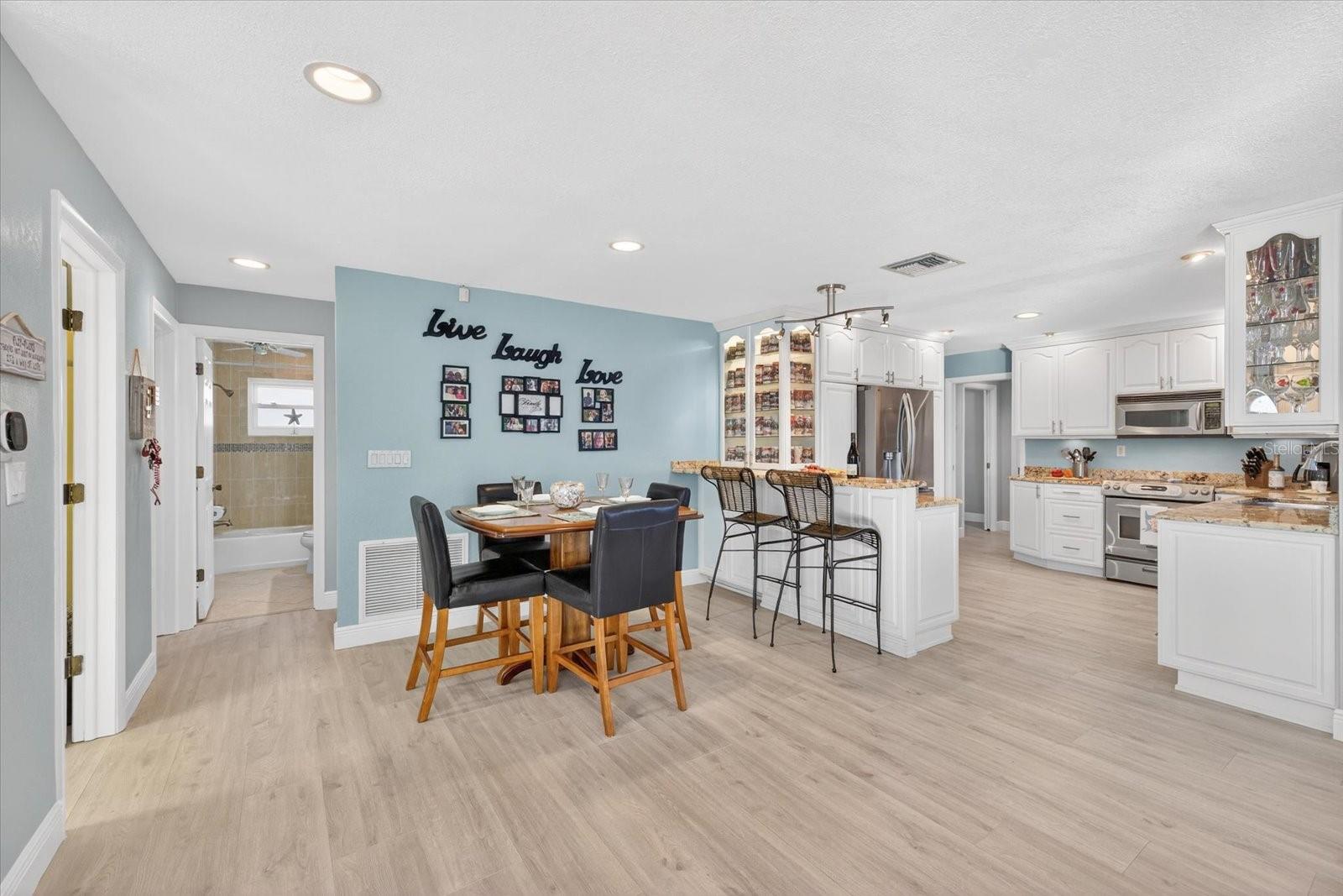 FLOR A MAR - Residential