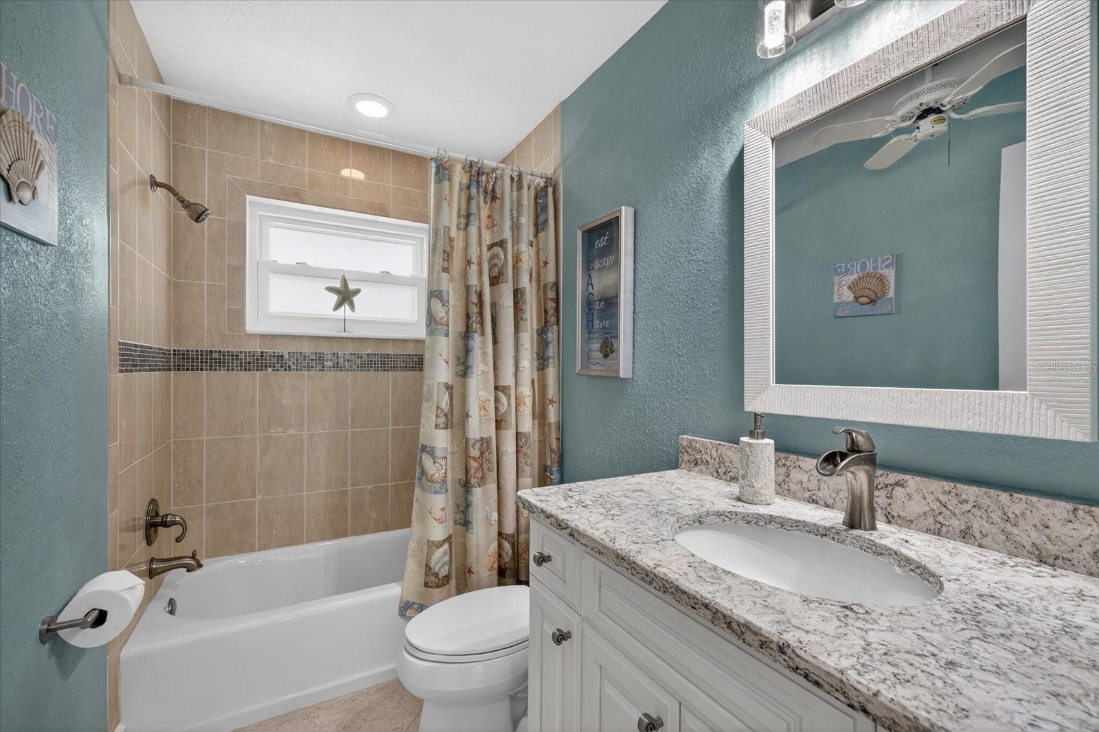 FLOR A MAR - Residential