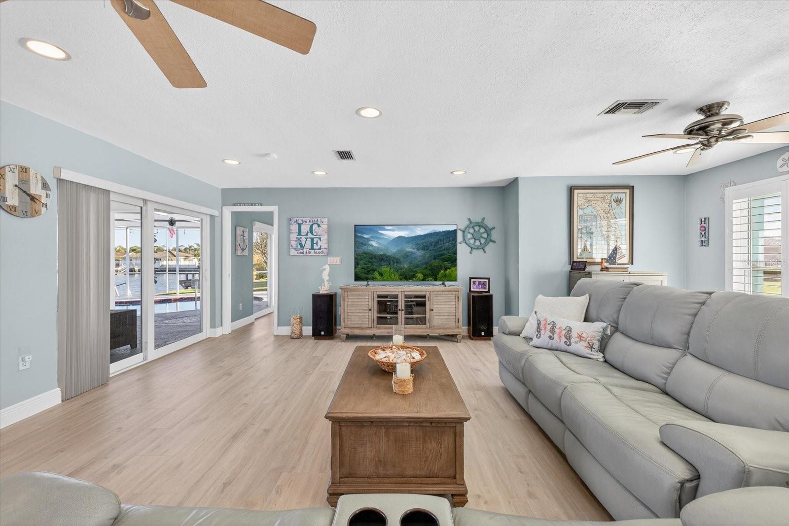 FLOR A MAR - Residential