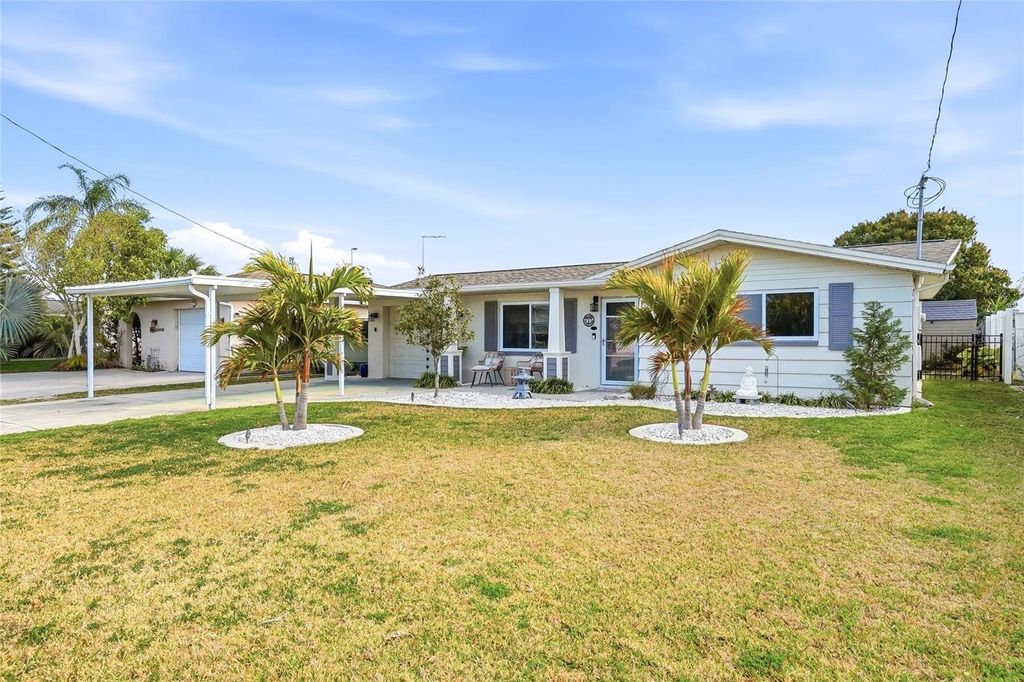 Photo of 13628 Leslie Drive, Hudson, FL 34667 (MLS # W7882975)