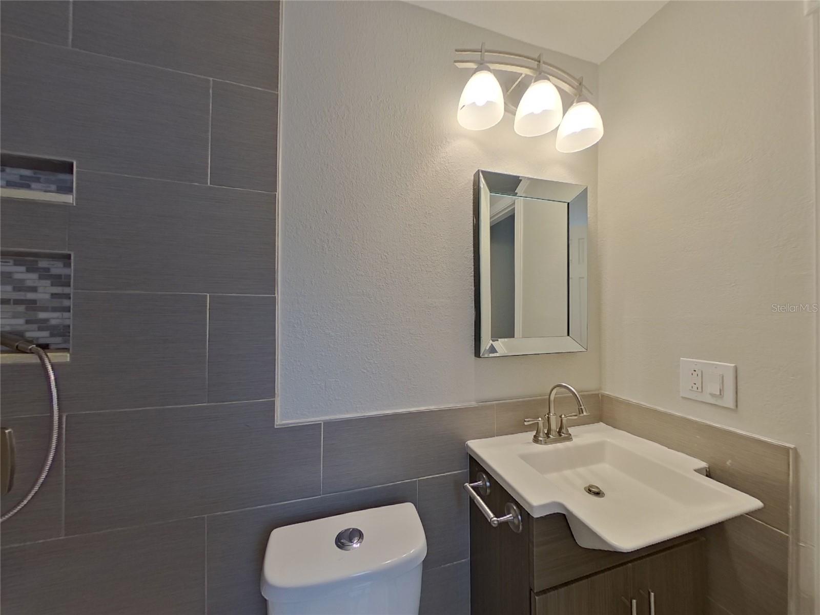 TAMPA DOWNS HEIGHTS - Residential Lease