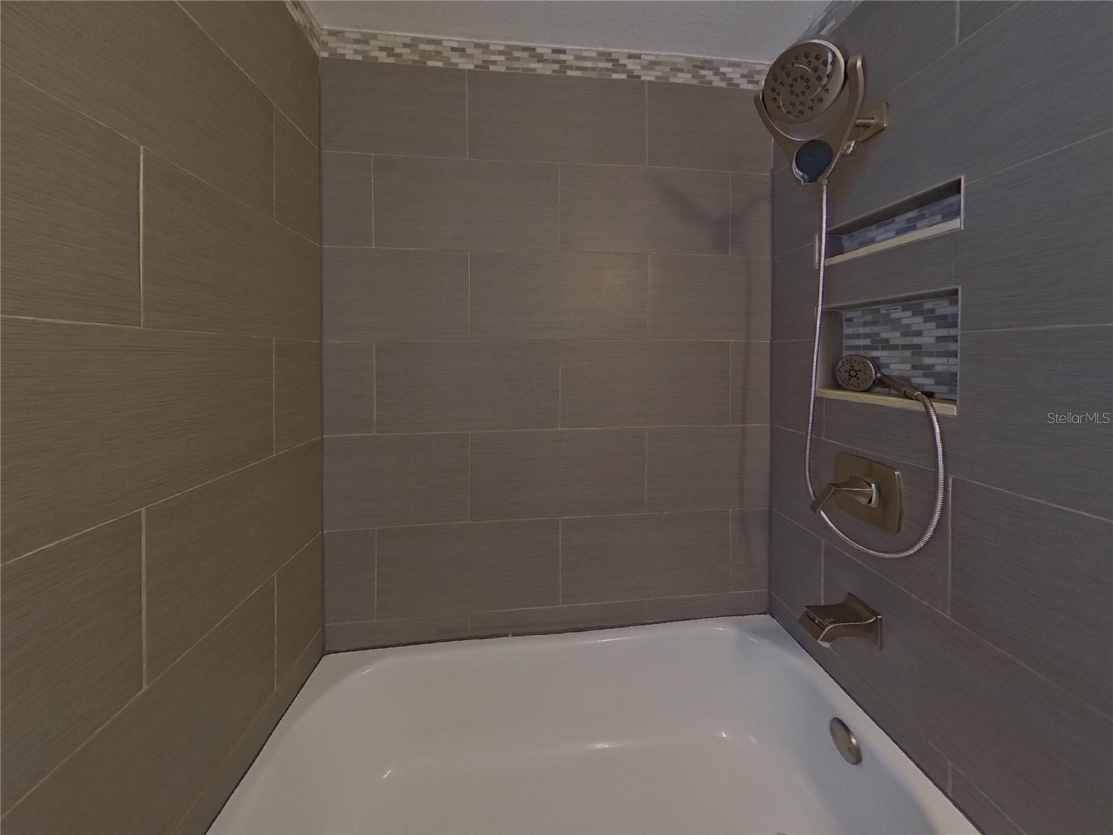 TAMPA DOWNS HEIGHTS - Residential Lease
