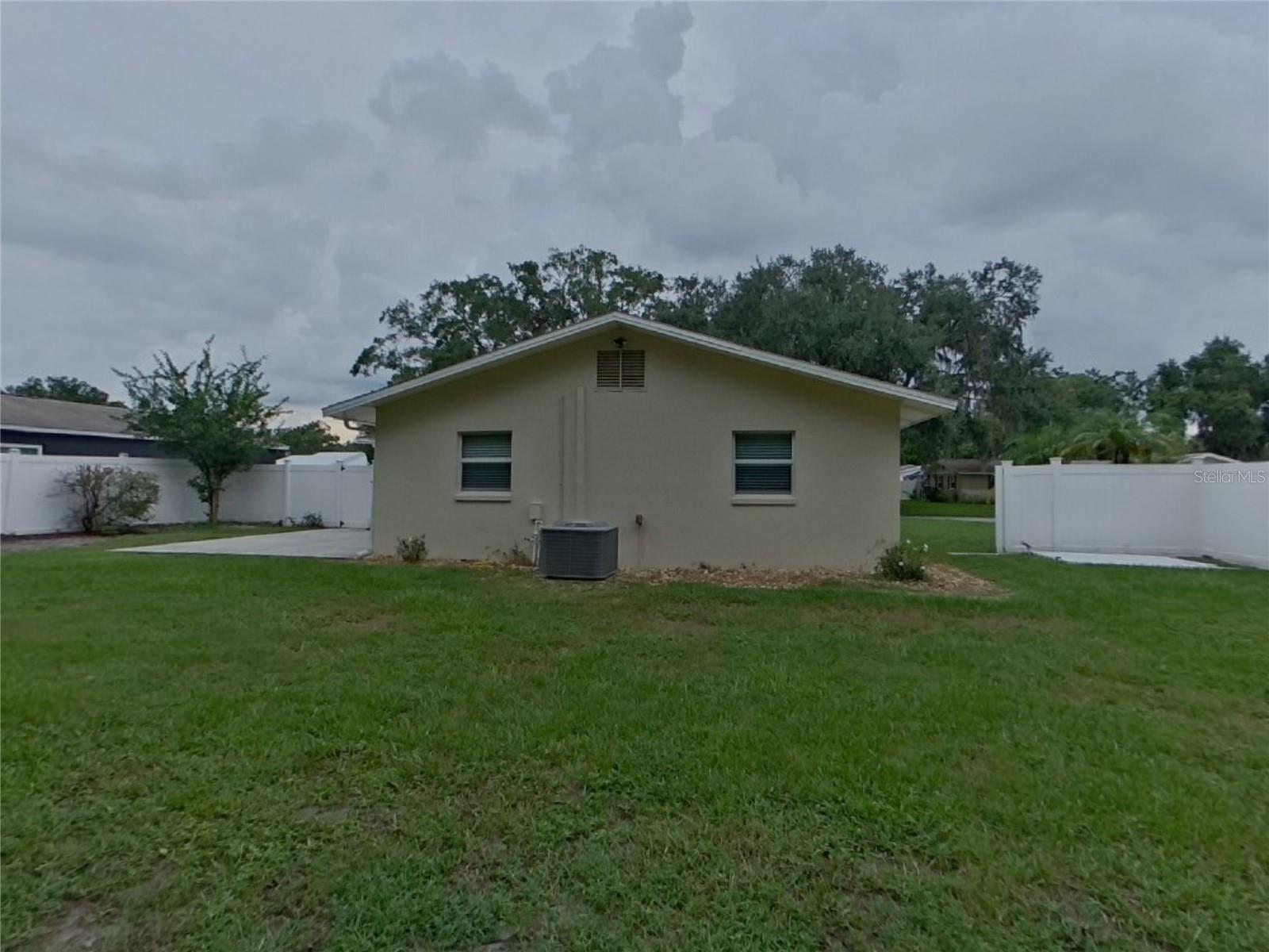 TAMPA DOWNS HEIGHTS - Residential Lease