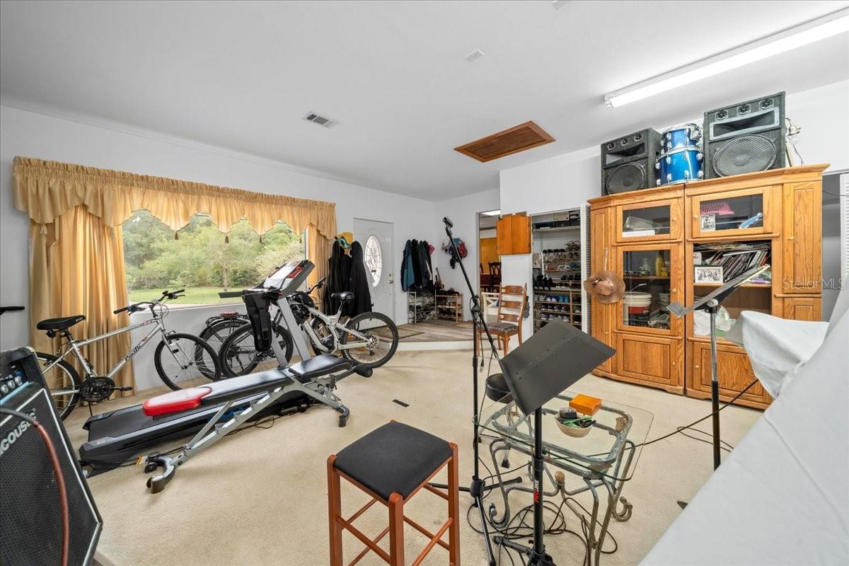 RESIDENTIAL - Residential