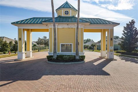 A home in WINTER HAVEN