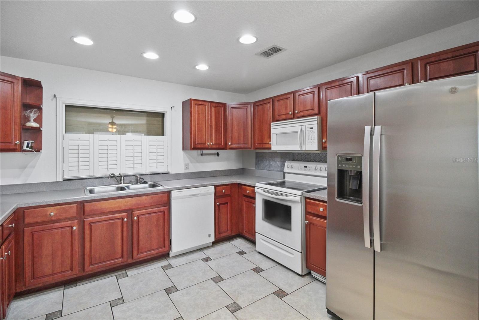 EUSTIS LAKE DOT ESTATES SUB - Residential