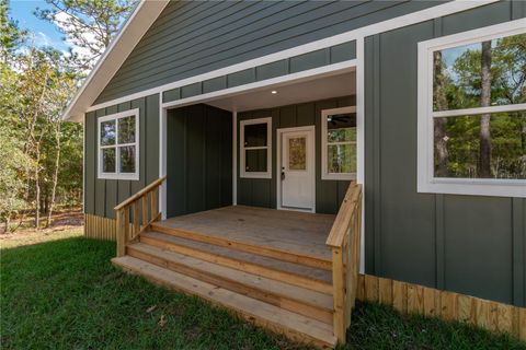 A home in HAWTHORNE