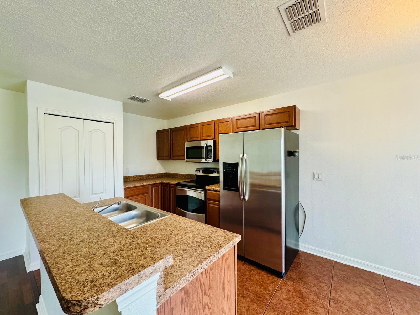 ASHBURN SQUARE TWNHMS - Residential Lease