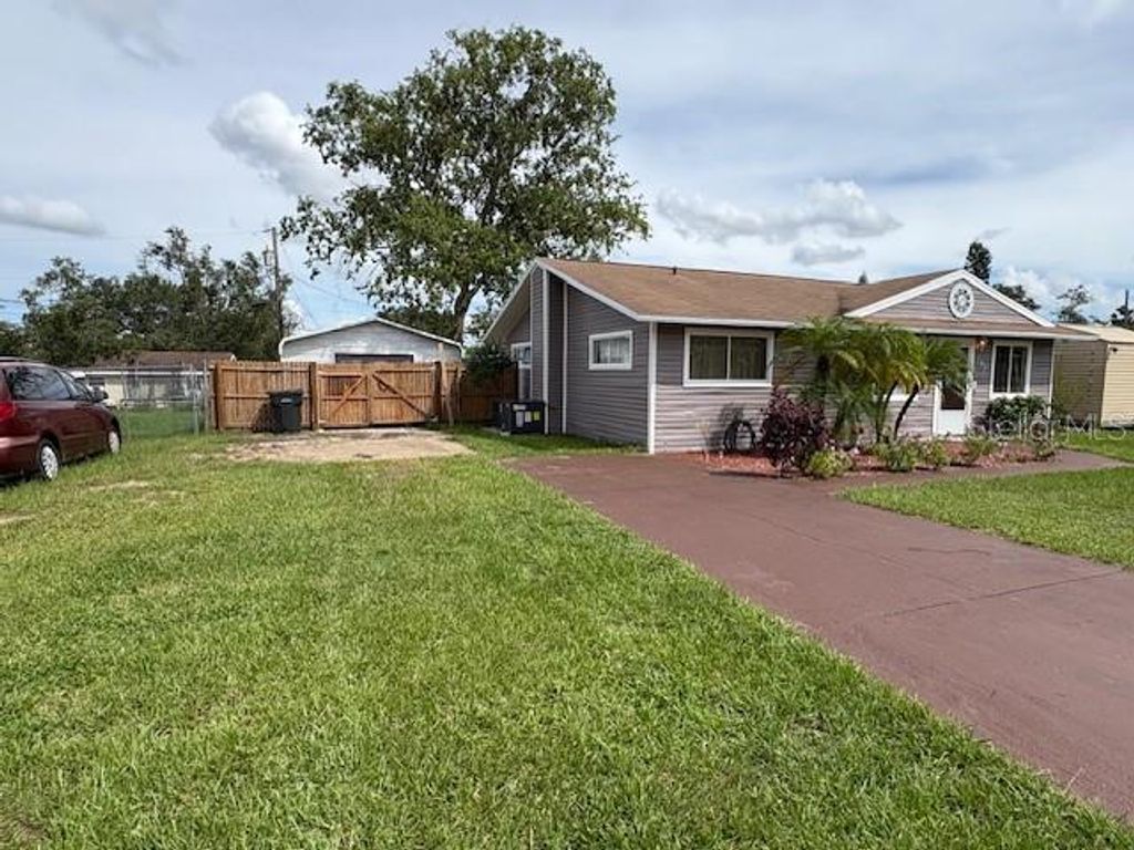 Photo of 142 Martha Drive, Lake Wales, FL 33898 (MLS # K4903079)