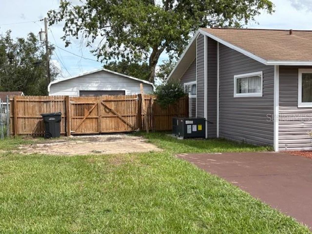 Photo of 142 Martha Drive, Lake Wales, FL 33898 (MLS # K4903079)