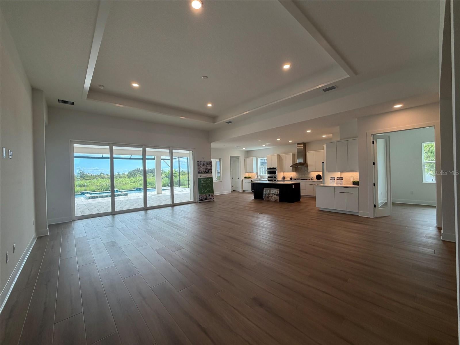 18045 FOXTAIL LOOP