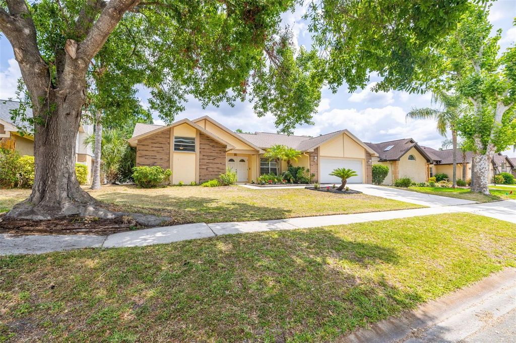 Photo of 1426 Buckner Road, Valrico, FL 33596 (MLS # TB8384593)