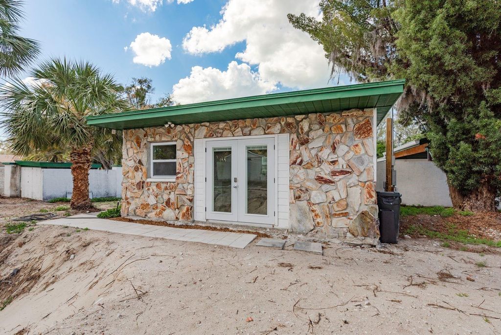 Photo of 1115 Pennsylvania Avenue, Palm Harbor, FL 34683 (MLS # TB8483073)