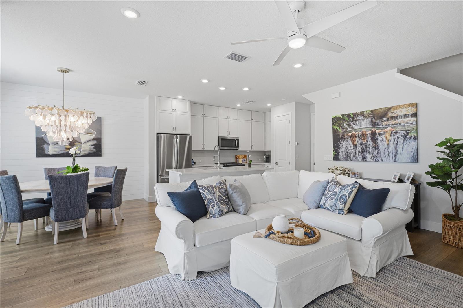 EMERALD LNDG/WATERSIDE - Residential