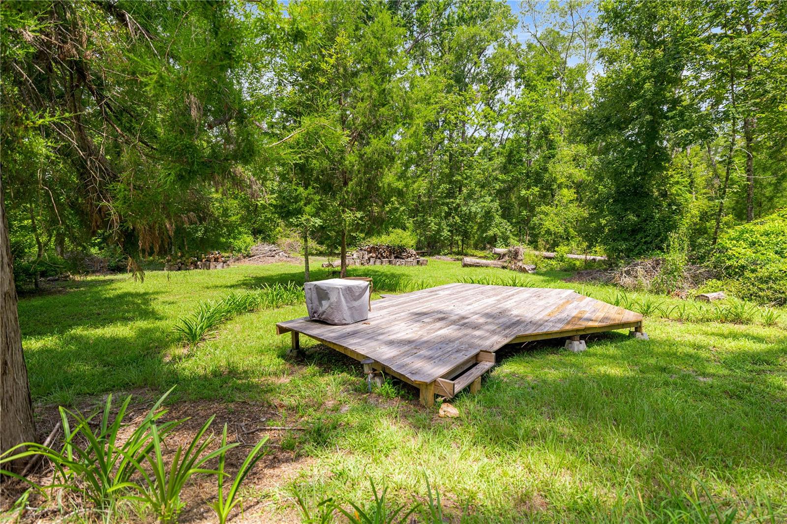 ICHETUCKNEE WILDERNESS - Residential