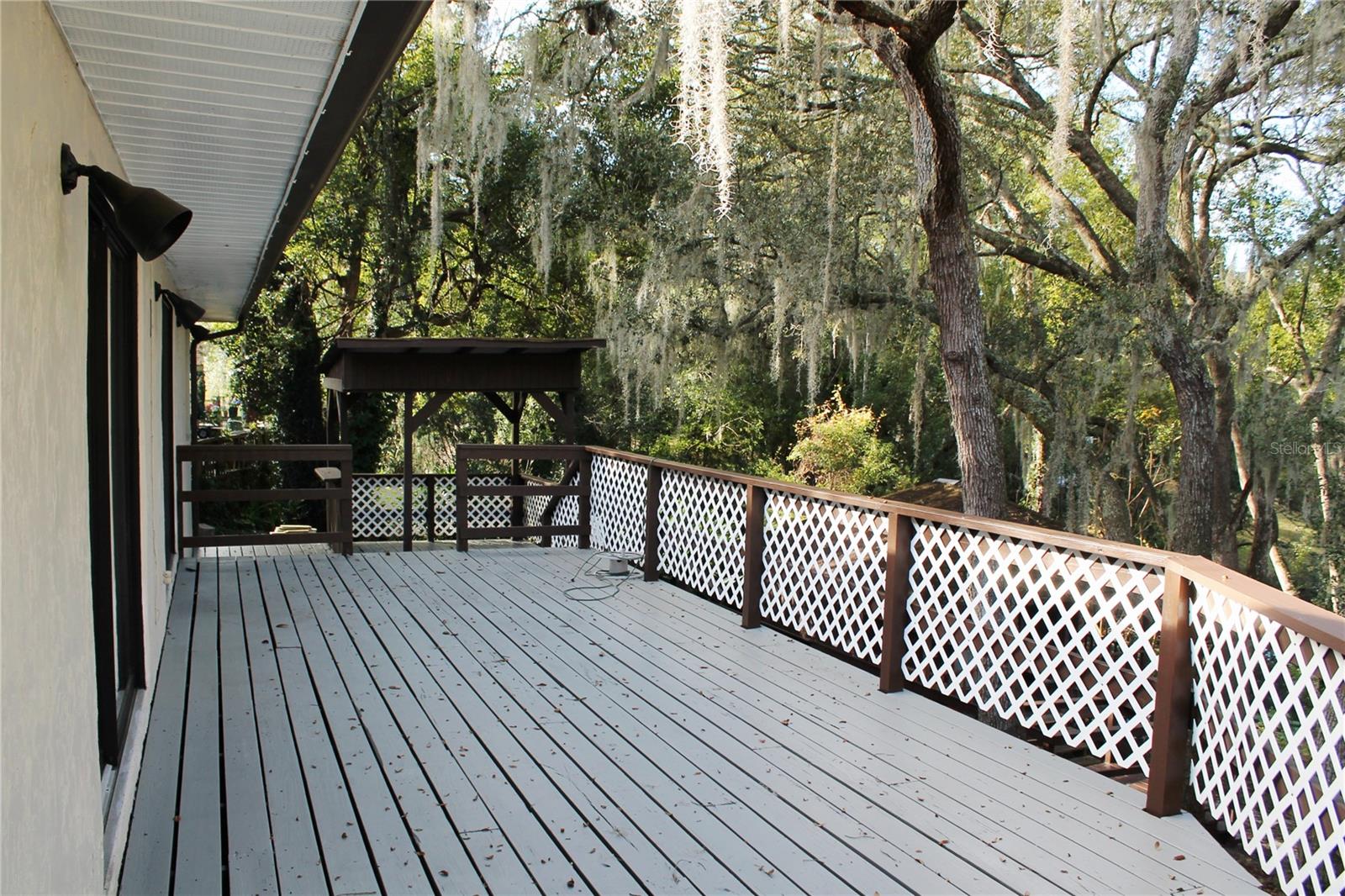 WOODLAND HILLS - Residential