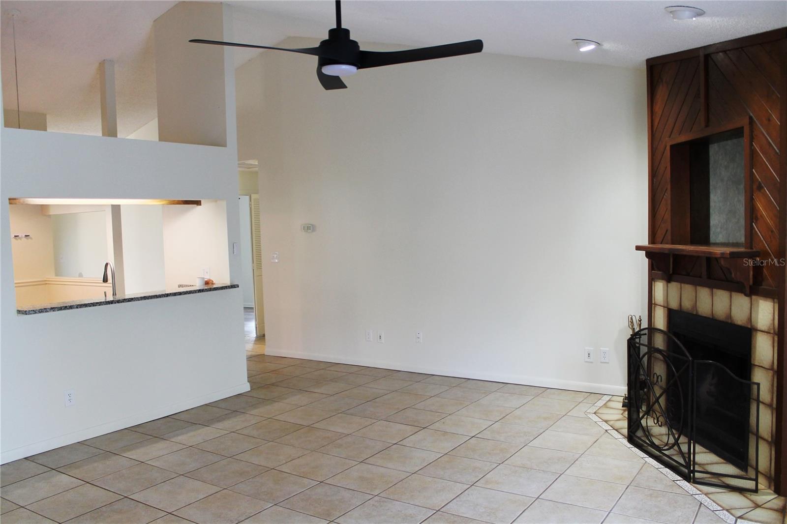 WOODLAND HILLS - Residential